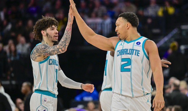 kaiyun.com-NBA彩经：雷霆轻取雄鹿 凯尔特人轻取步行者 篮网力拼尼克斯