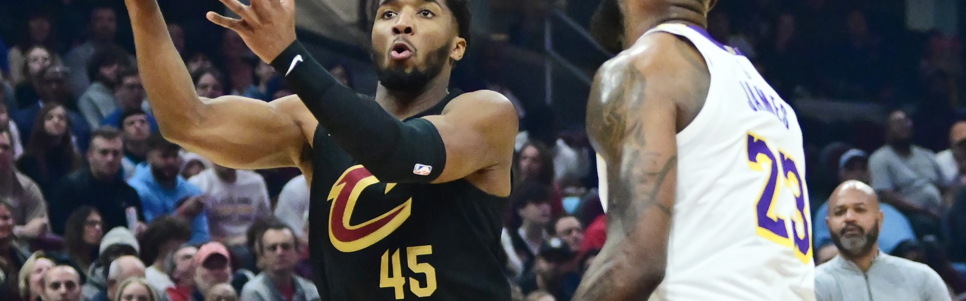 美记：休赛期哈登&amp;米切尔将与詹姆斯商讨 他回归家乡的相关事宜