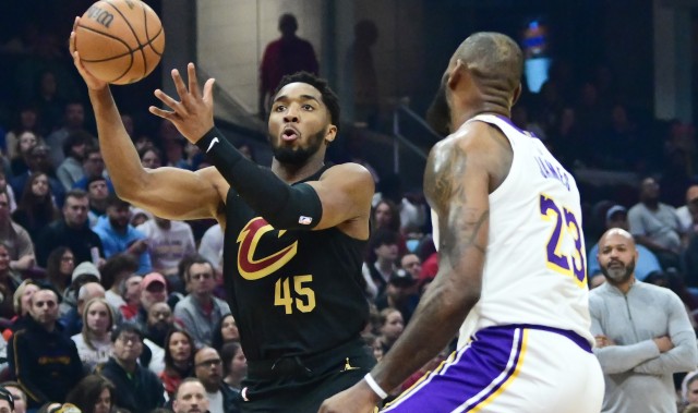 美记：休赛期哈登&amp;米切尔将与詹姆斯商讨 他回归家乡的相关事宜