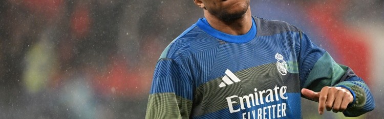 开云体育官网-距世界杯仅100天！左膝不适3个月，为何姆巴佩的伤情捉摸难定？