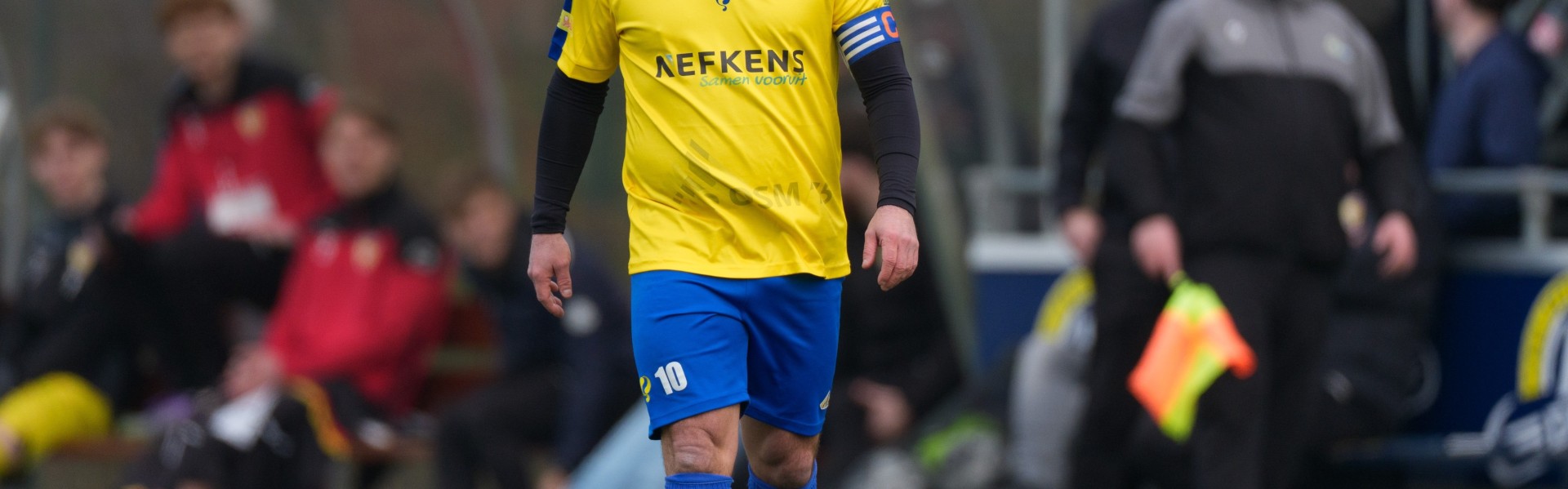 开云体育-参加真人秀减重10公斤！41岁斯内德业余联赛复出，球队助教是他哥